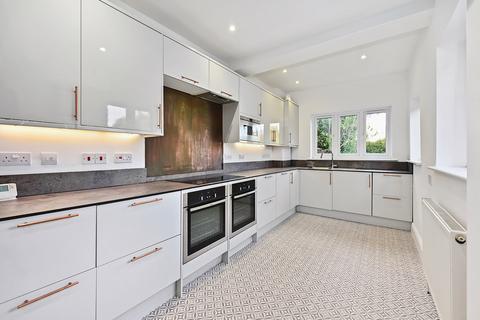 3 bedroom semi-detached house for sale, York Road, Farnborough, GU14