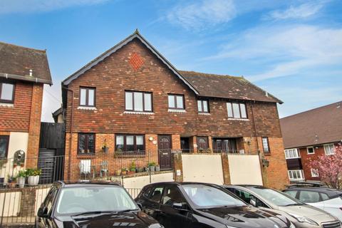 2 bedroom retirement property for sale, 11 Abbey Court, St. Martins Way, Battle, East Sussex, TN33 0TZ