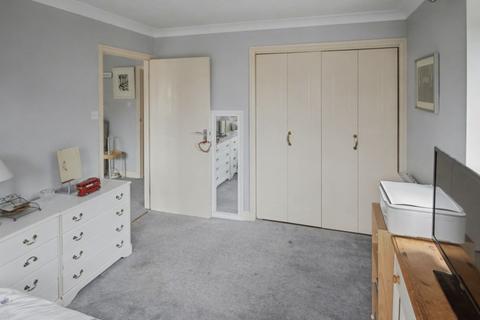 2 bedroom retirement property for sale, 11 Abbey Court, St. Martins Way, Battle, East Sussex, TN33 0TZ