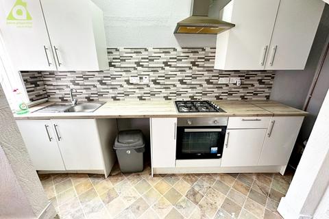 2 bedroom terraced house to rent, Glebe Street, Leigh, WN7 1RJ