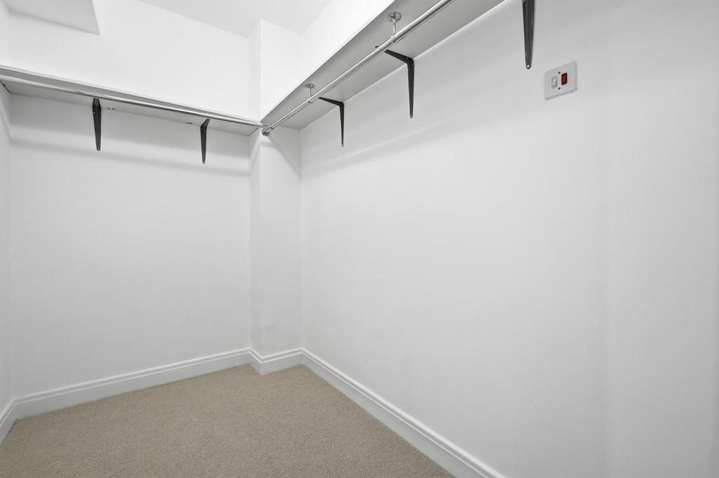 Walk-in wardrobe