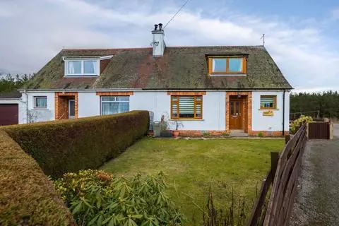 3 bedroom cottage for sale