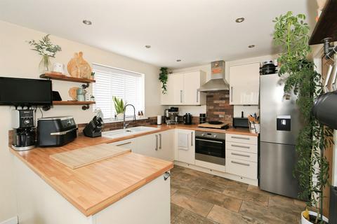 3 bedroom detached house for sale, Linus Grove, Peterborough