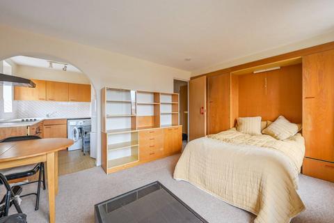 Studio to rent, Discover Walk, Wapping, London, E1W