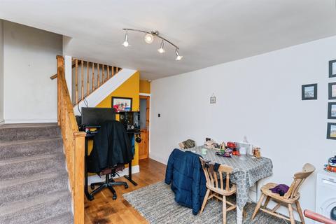 2 bedroom terraced house for sale, Gloucester Street, Chester
