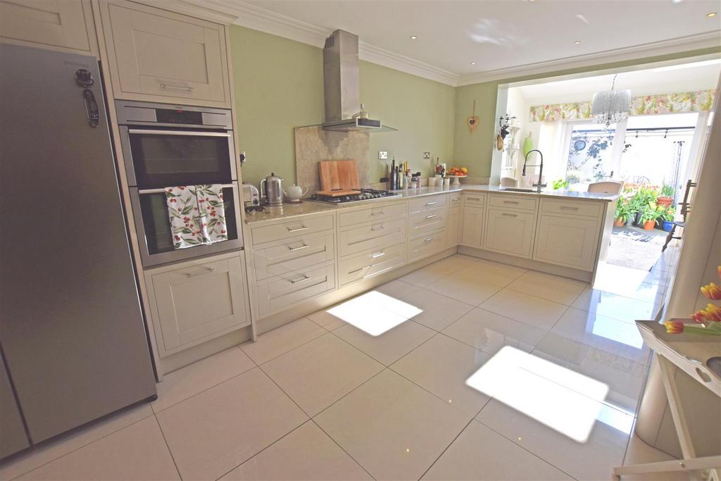 Kitchen.jpg
