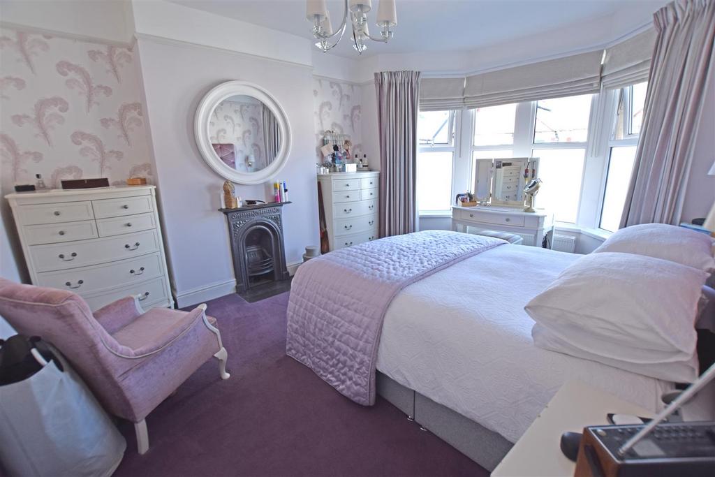 Bedroom1.jpg