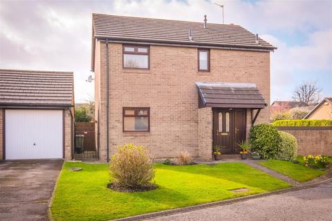 3 bedroom detached house for sale, St Giles Close, Brighouse