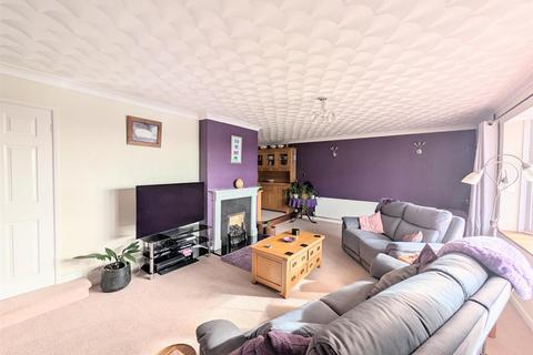 4 bedroom detached house for sale, Weavills Road, Bishopstoke, Eastleigh