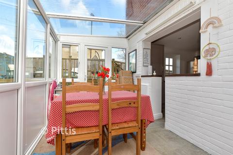 4 bedroom semi-detached house for sale, Whitepit Lane, Newport PO30