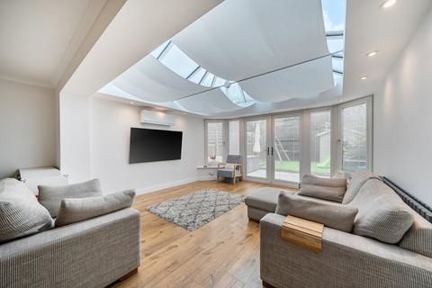 4 bedroom terraced house for sale, Brookside, Guildford GU4
