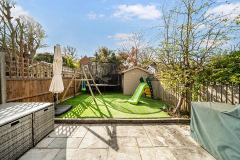 4 bedroom terraced house for sale, Brookside, Guildford GU4