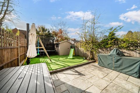 4 bedroom terraced house for sale, Brookside, Guildford GU4