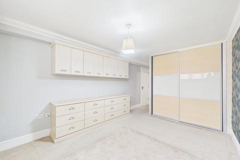 2 bedroom apartment to rent, Hatch Lane, Windsor, Berkshire, SL4