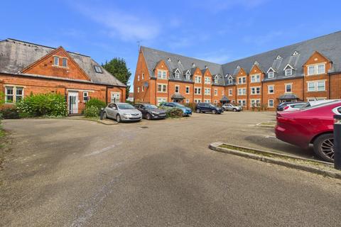 2 bedroom apartment to rent, Hatch Lane, Windsor, Berkshire, SL4