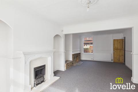 2 bedroom terraced house to rent, Estcourt Street, Hull HU9