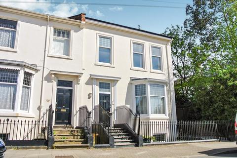 2 bedroom apartment to rent, Portland Place East, Leamington Spa