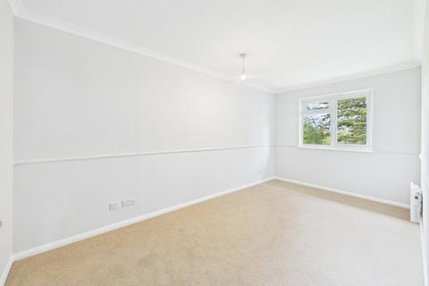 2 bedroom apartment to rent, Clarence Court, Windsor, Berks, SL4
