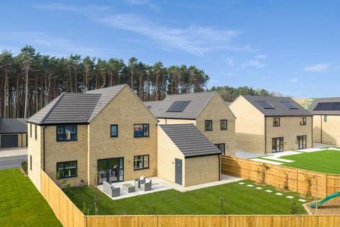 4 bedroom detached house for sale, at Elmstead RG40