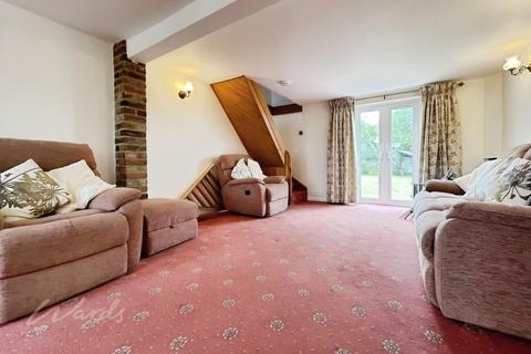 3 bedroom cottage to rent, Smithers Lane East Peckham TN12