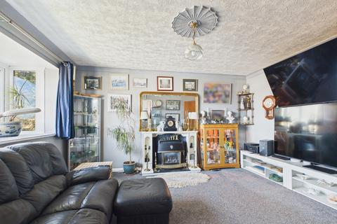2 bedroom flat for sale, Greendale Court, Cottingham,  HU16 5JH