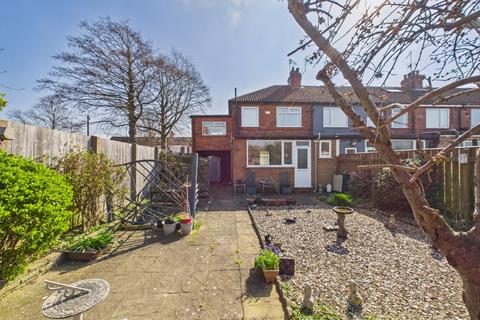4 bedroom end of terrace house for sale, James Reckitt Avenue, Hull, East Riding of Yorkshire, HU8 7TH