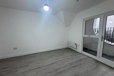 Block of apartments to rent, 11 Queensway, Enfield, Enfield, Middlesex, EN3