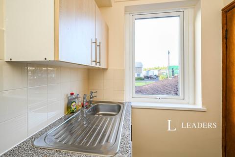 1 bedroom flat to rent, Station Road, Shirebrook, NG20