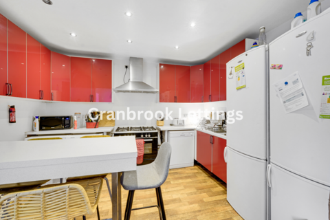 5 bedroom terraced house for sale, Waremead Road, IG2 6TF