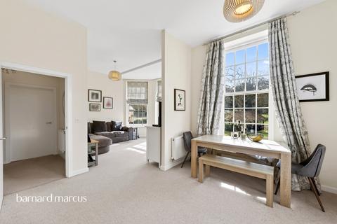 2 bedroom flat for sale, Dillon Close, Epsom