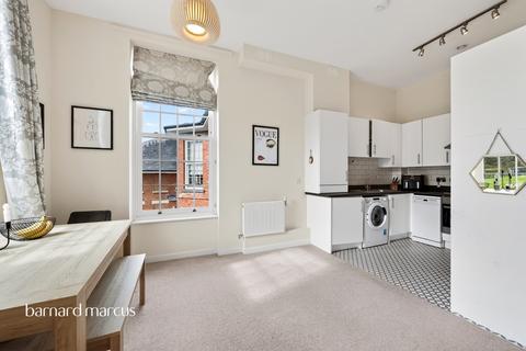 2 bedroom flat for sale, Dillon Close, Epsom