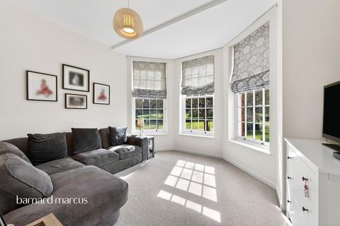 2 bedroom flat for sale, Dillon Close, Epsom