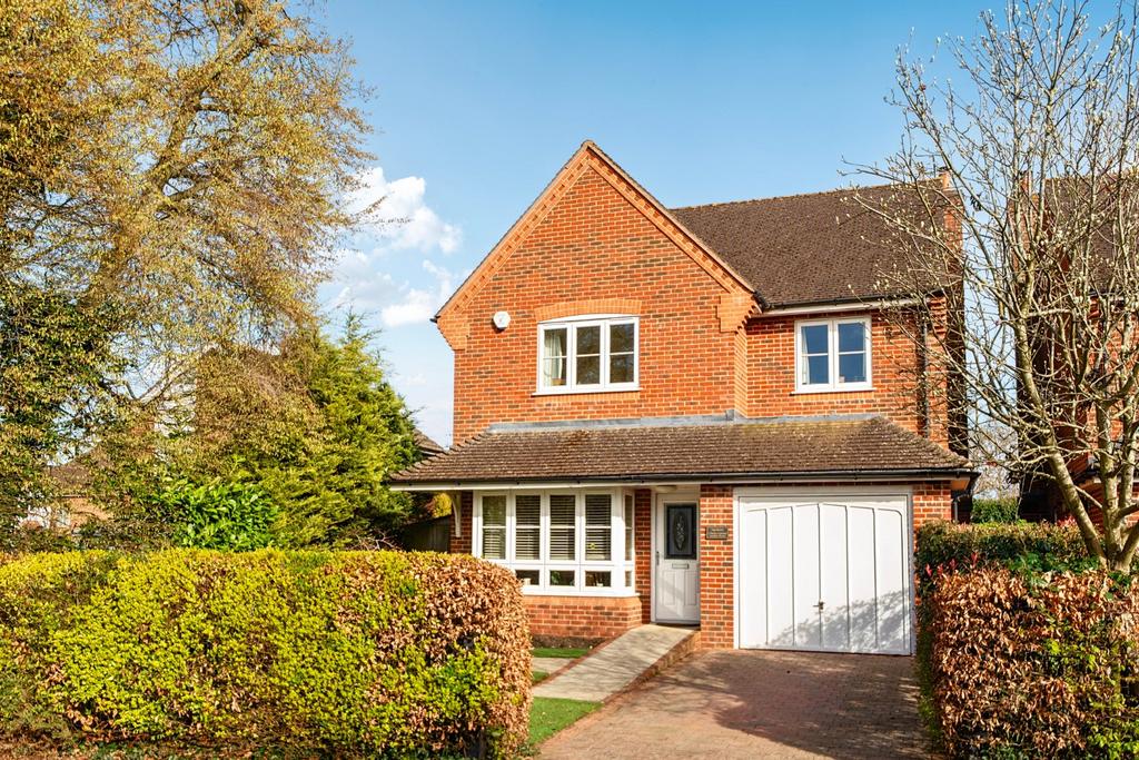 Hedley Road, Flackwell Heath, High... 4 bed detached house for sale - £ ...