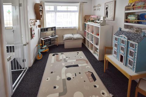 2 bedroom semi-detached bungalow for sale, Creskeld Way, Bradford BD15