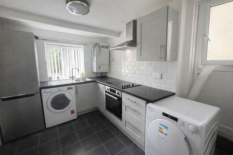 2 bedroom terraced house for sale, Roundfield Place, Thornton, Bradford