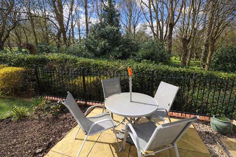 1 bedroom apartment for sale, High Street South, Rushden NN10