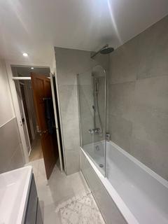 1 bedroom in a house share to rent, Court Wood Lane, Croydon CR0