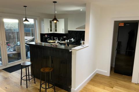 1 bedroom in a house share to rent, Court Wood Lane, Croydon CR0
