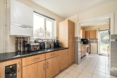 4 bedroom house to rent, Bennetts Avenue, Greenford UB6