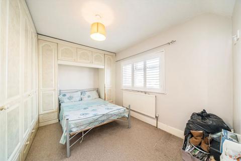 4 bedroom house to rent, Bennetts Avenue, Greenford UB6