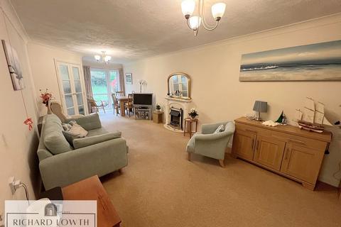 2 bedroom apartment for sale, Willow Close, Poynton