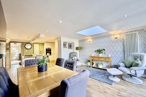 5 bedroom semi-detached house for sale, Clapton Approach, Wooburn Green HP10