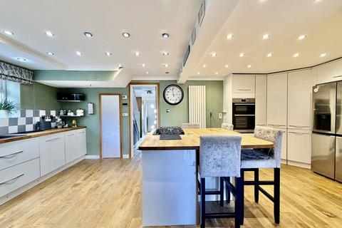 5 bedroom semi-detached house for sale, Clapton Approach, Wooburn Green HP10