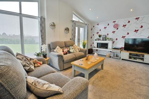 2 bedroom detached bungalow for sale, Mayfield Park, Cirencester, Gloucestershire