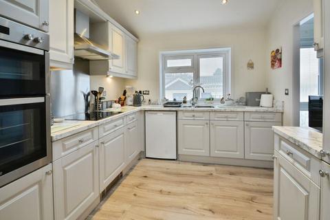 2 bedroom detached bungalow for sale, Mayfield Park, Cirencester, Gloucestershire