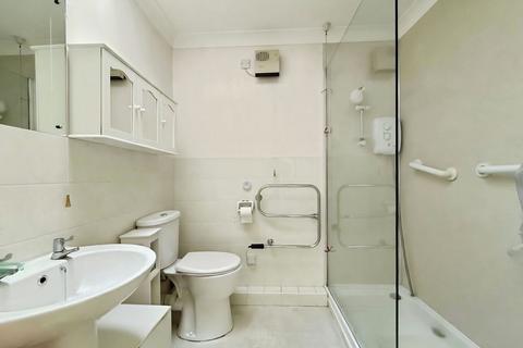 1 bedroom retirement property for sale, West Street, Salisbury          *NO ONWARD CHAIN*