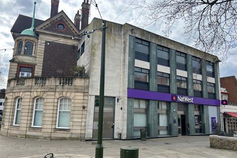 Office to rent, 47 Carfax Horsham RH12 1FD