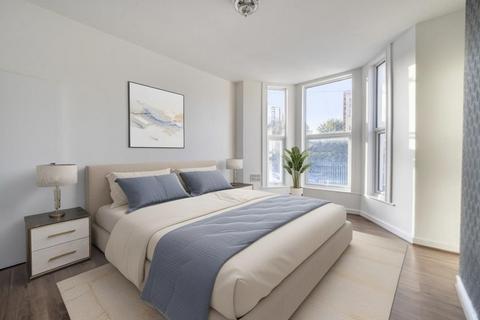 2 bedroom flat for sale, Clifford Road, London SE25
