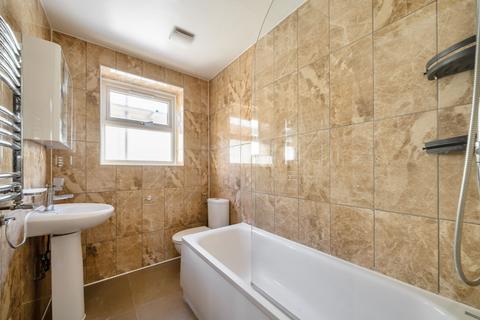 2 bedroom flat for sale, Clifford Road, London SE25