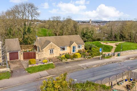 2 bedroom bungalow for sale, Cotswold Avenue, Cirencester, GL7